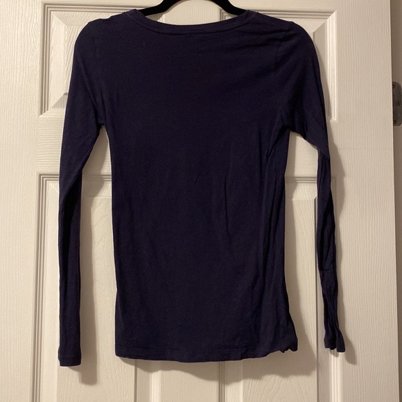 Basic Navy Tshirt - Picture 2 of 2